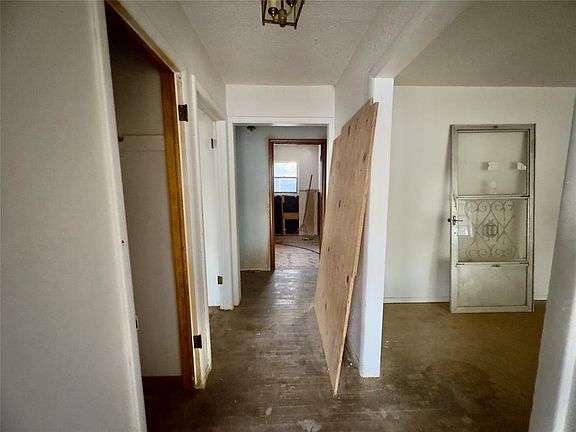 4th image of 418 W Filmore St