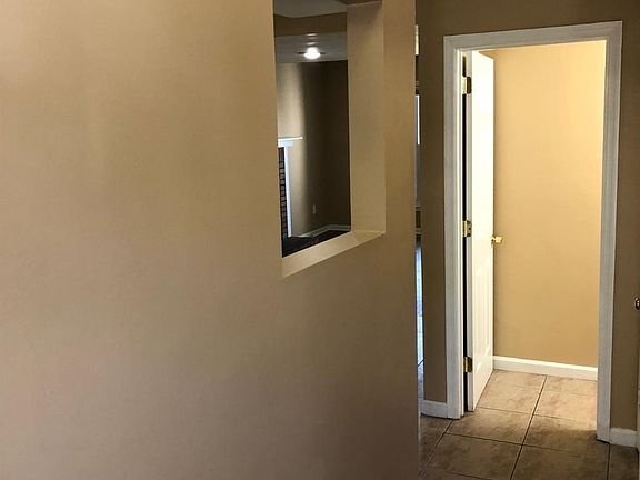 3rd image of 3607 Leisure Creek Ct