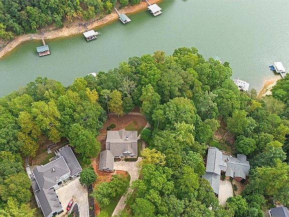 4th image of 124 S Shore Dr