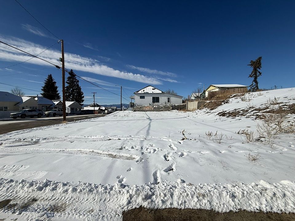 2nd image of E Daly St