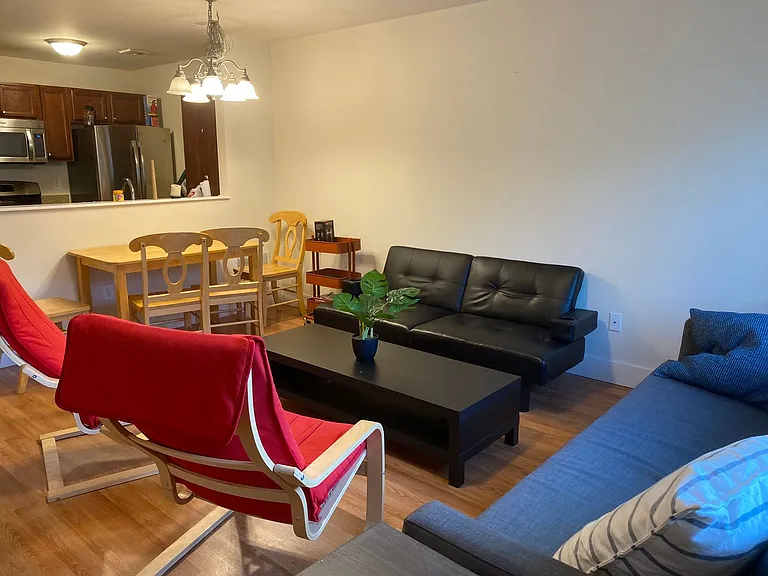 4318 Wallace St — Photo 2