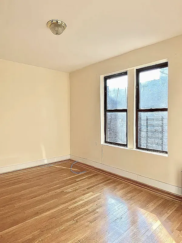 370 Wadsworth Avenue — Photo 3