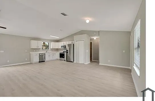 4 bed, 1600 sqft, $2,350 — Photo 3