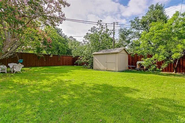 3704 Seguin Dr — Photo 8