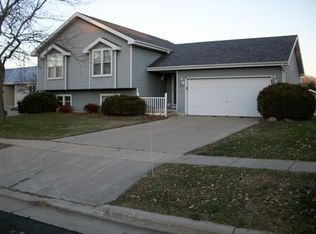 910 Clover Ln, Deforest, WI 53532