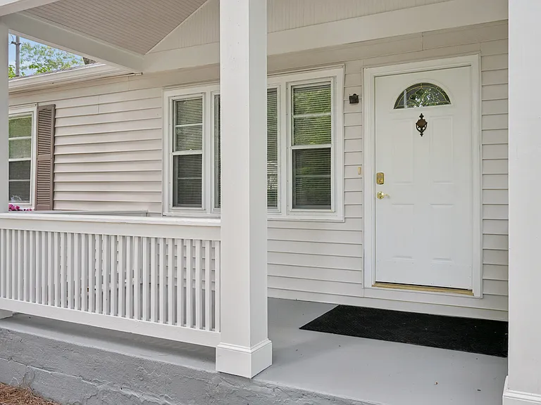 592 Scott Cir — Photo 4