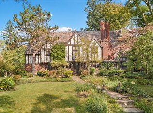 2755 Ashley Rd, Shaker Heights, OH 44122