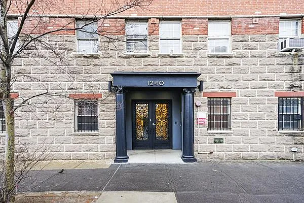 Sold by Avenue Sotheby's International Realty | media 12