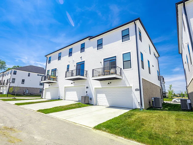 6358 Coverage Ct — Photo 44