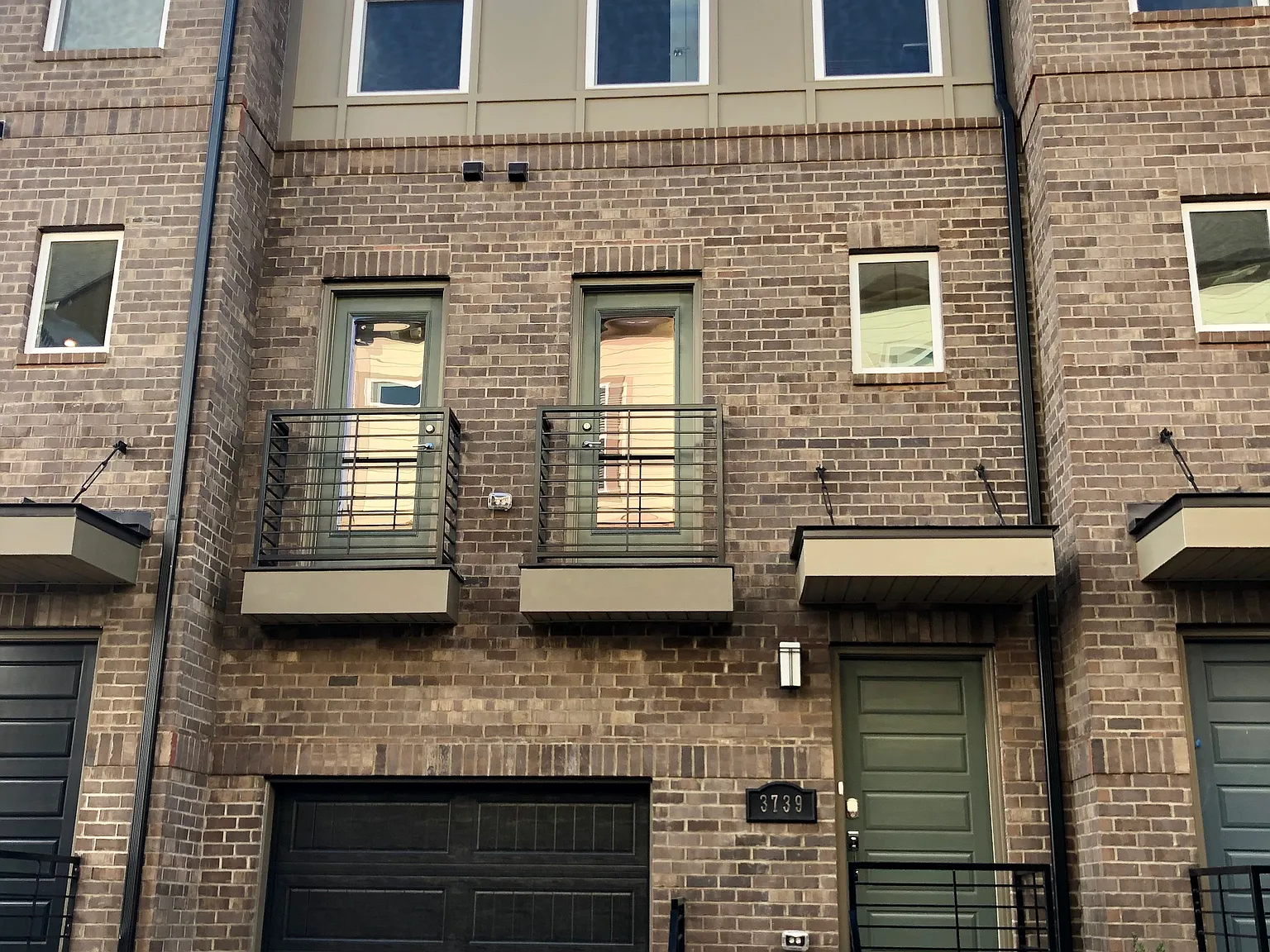 3 bed, 3.5 bath, 1799 sqft, $3,600 — Photo 1