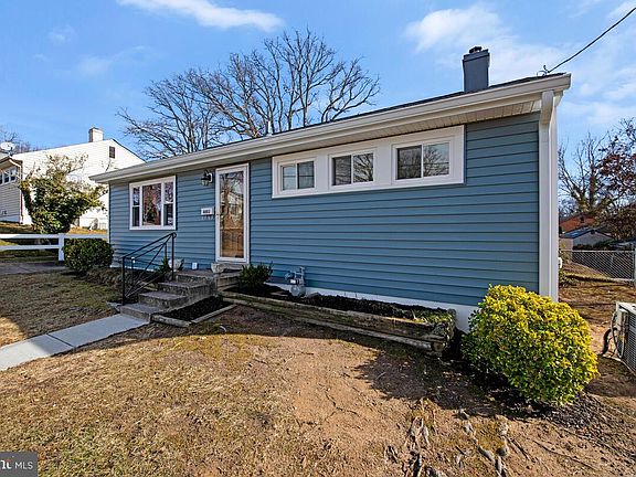 2nd image of 4803 Stockton Ln