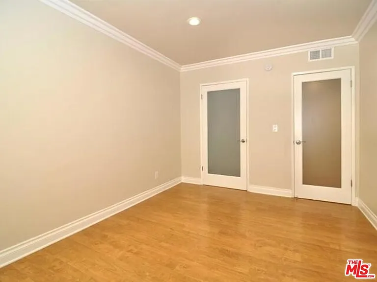 5354 Lindley Ave #301 — Photo 10