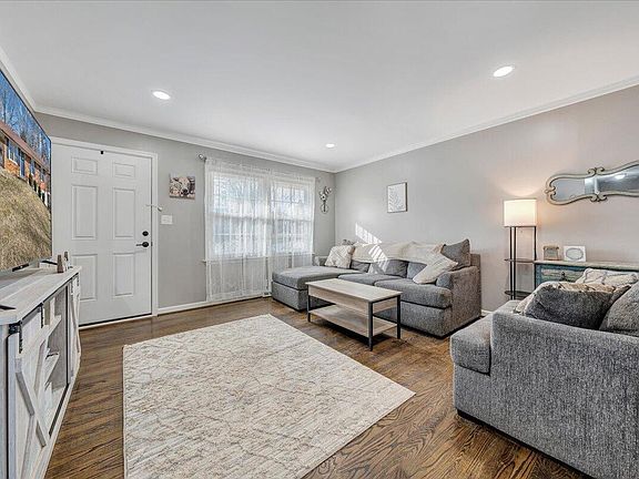 5th image of 611 McGeorge Dr