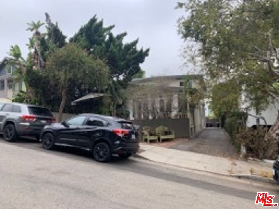 1st image of 645 Raymond Ave