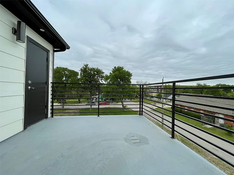 2417 N Winnetka Ave — Photo 28