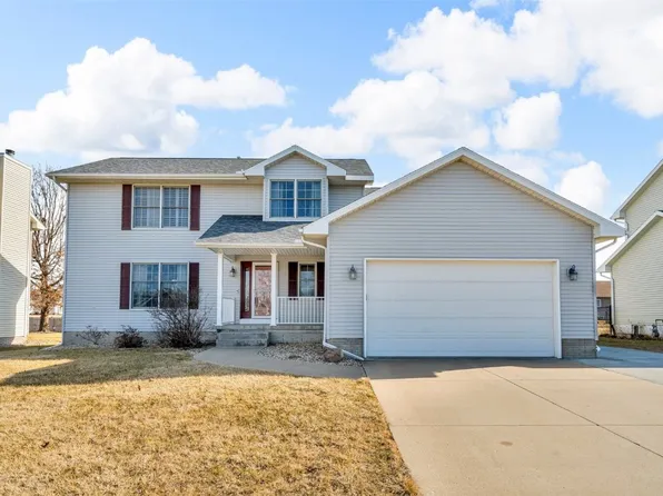 325 N 18th Ave, Hiawatha, IA 52233