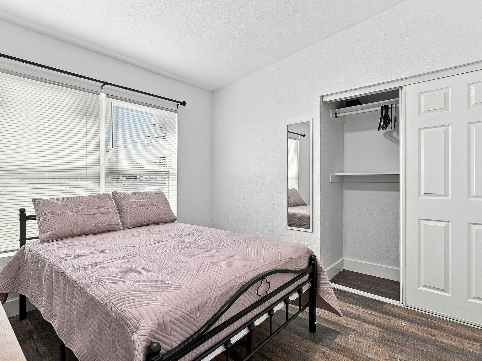 4 bed, 2.0 bath, 1743 sqft, $918 — Photo 3