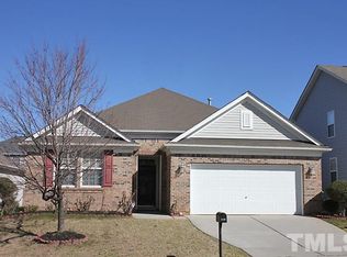 324 Larktree Ln, Fuquay Varina, NC 27526