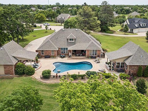 4th image of 16317 Roserock Cir
