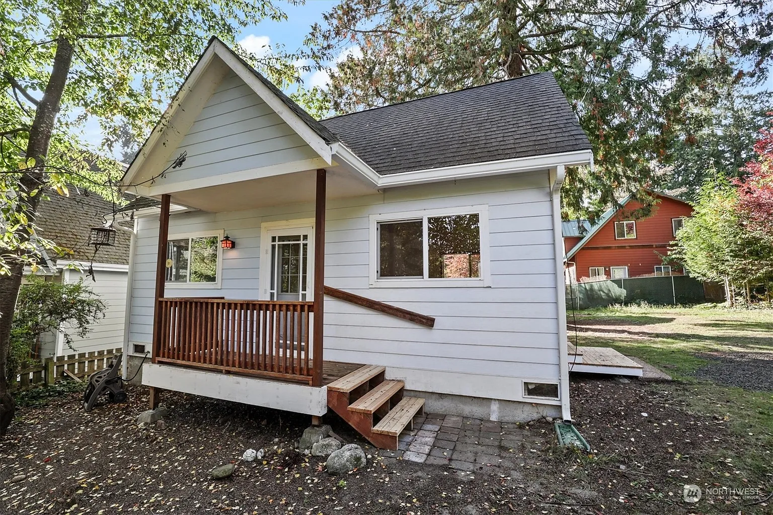 18511 4th Avenue NE photo 1