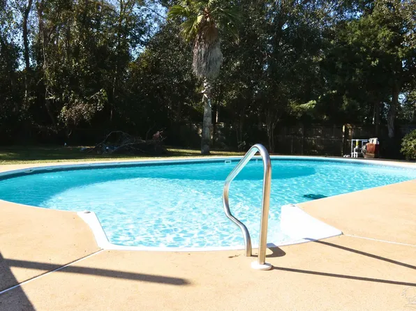 349 Western Pines Ln, Pensacola, FL 32533