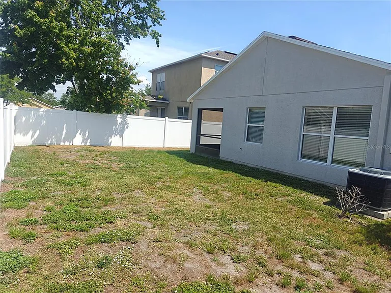 8225 Summer Wood Ln — Photo 24