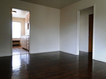 3rd image of 625 S 35th St APT 20