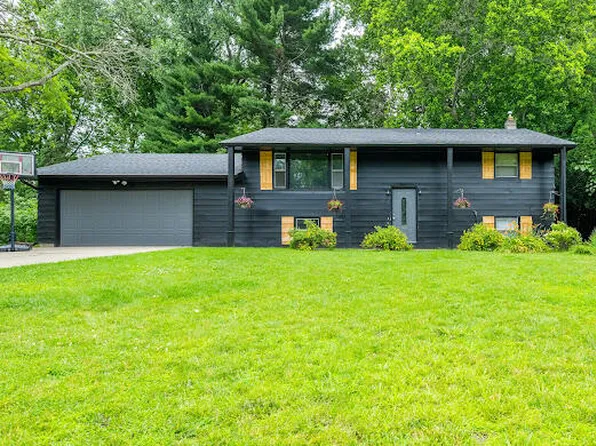 5975 Bonanza Dr, Stevensville, MI 49127