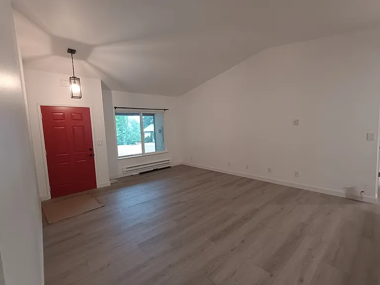 7376 Haynes Ln NE #7376 — Photo 5