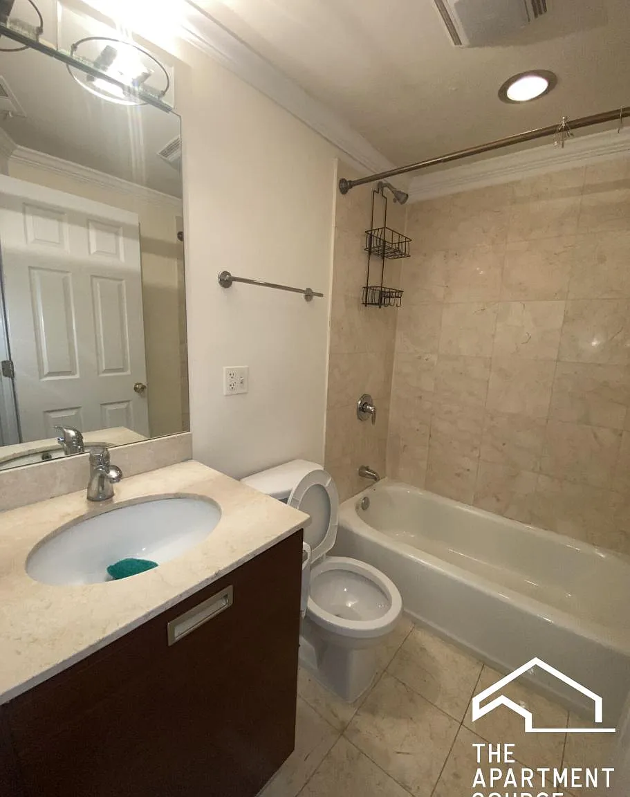 6947 N Oakley Ave — Photo 4