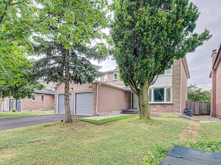 426 Parklane Rd — Photo 2