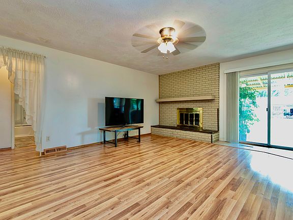 4th image of 2514 S Weller Avenue