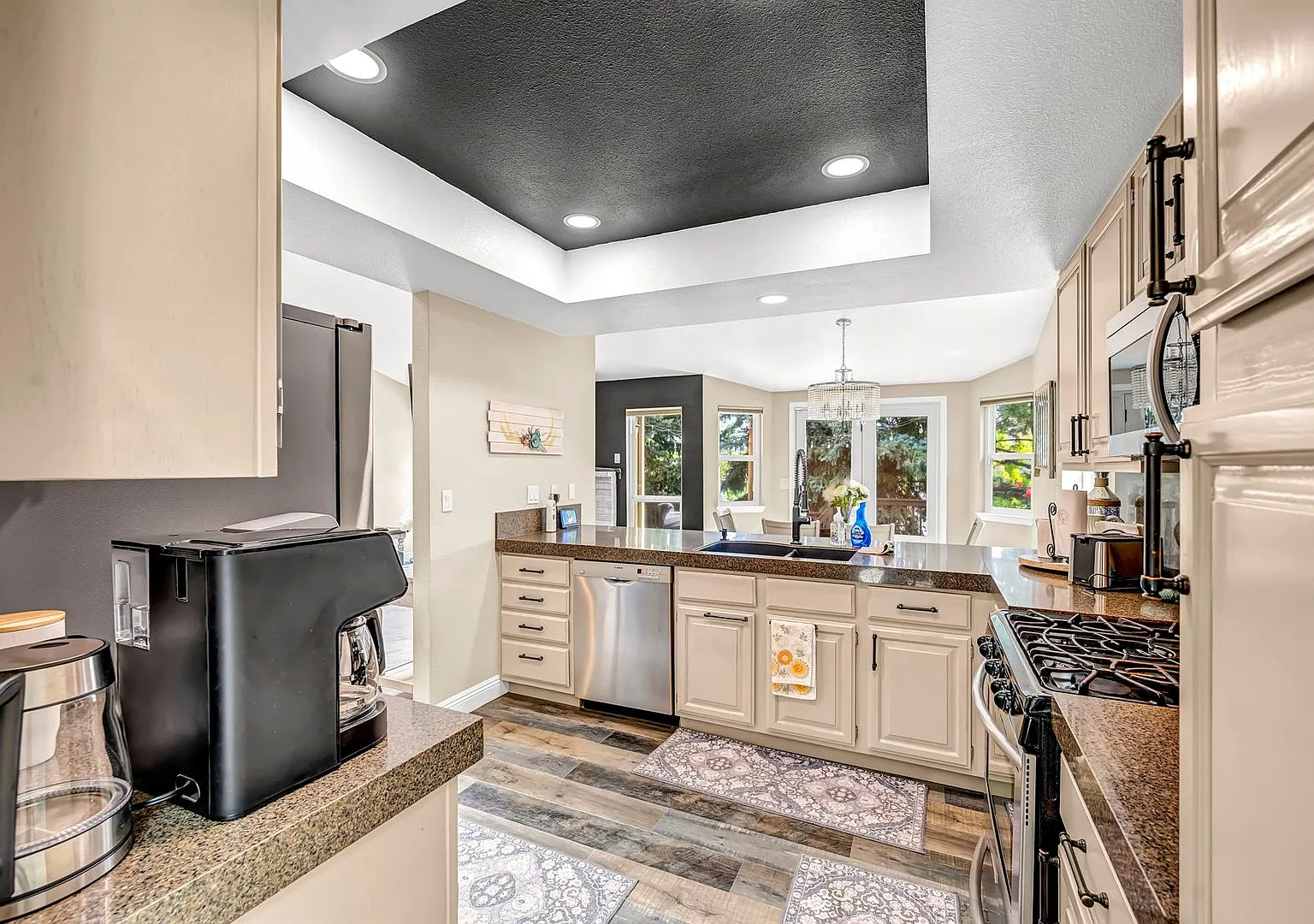 Amazing Fully Furnished Single-Story Farmhouse Retreat | All Utilities Included | Prime Location — Photo 3