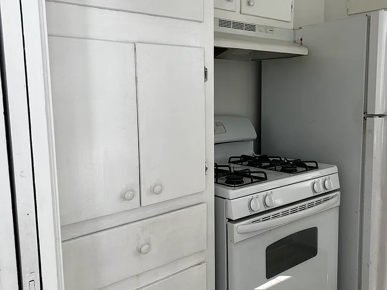 1541 Veteran Ave #2 — Photo 4
