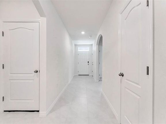 5th image of 260 Sofia Ln