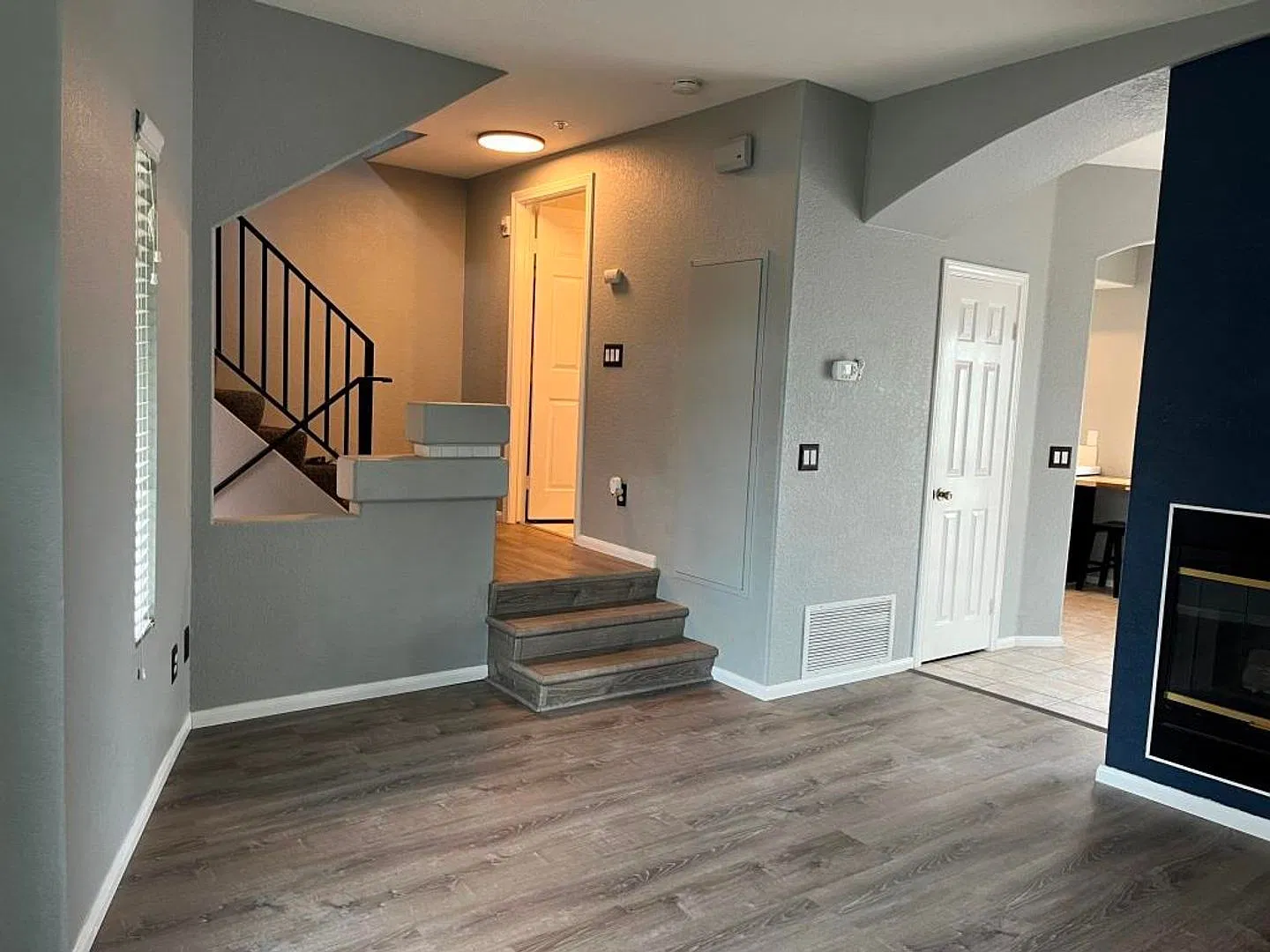 2Bed/2.5Bath Condo Near Downtown Oceanside~ N. Cleveland — Photo 3