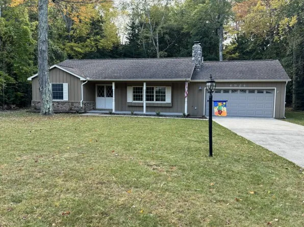 4924 Aaron Dr, Oscoda, MI 48750
