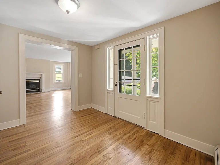 511 E Seneca St #A — Photo 18