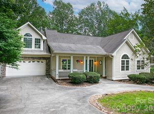 16 Uloque Ct, Brevard, NC 28712