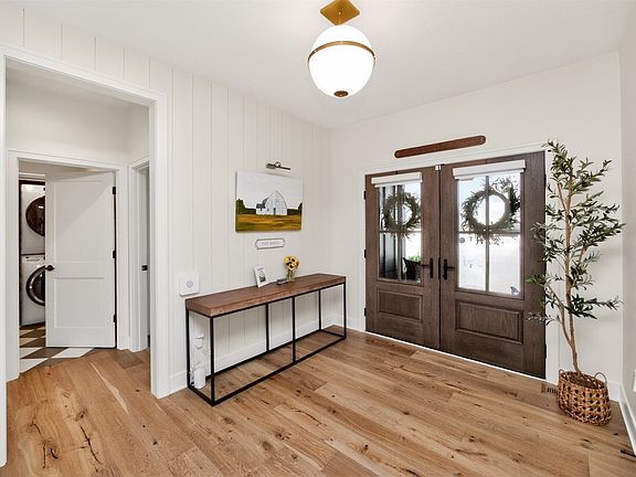 3rd image of 5822 NE Oak Dr
