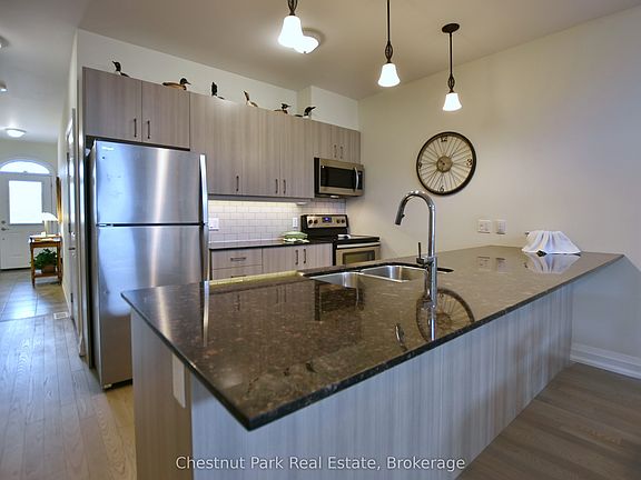 5th image of 18 Sutton Ln