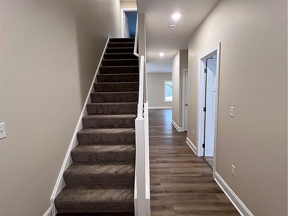 2nd image of 5403 Winding Creek Dr