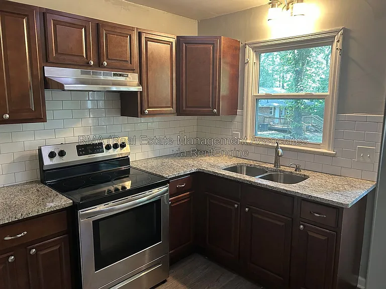 252 N McDonough Rd — Photo 3