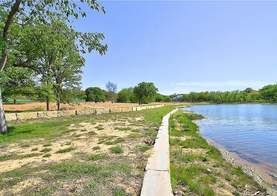 1st image of 1888 Lakeshore Dr #7