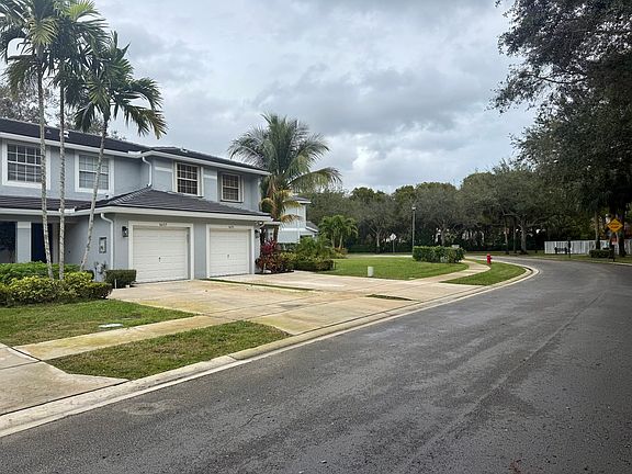 4th image of 16117 Sierra Palms Dr