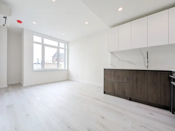 388 Vernon Avenue image 1 of 19