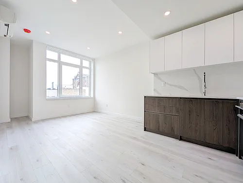 388 Vernon Ave Photo 1