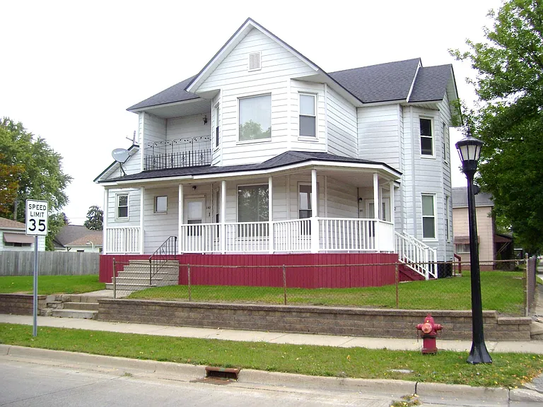 1421 Broadway St #3 — Photo 1