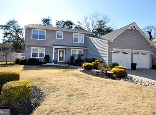 206 Knotty Oak Dr, Mount Laurel, NJ 08054