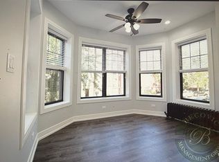 6101 N Winthrop Ave #1, Chicago, IL 60660